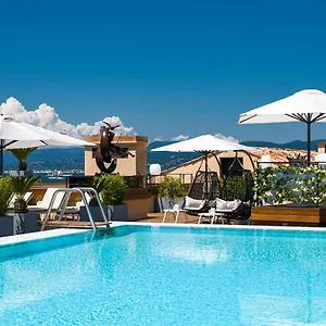 De Paris Saint-Tropez